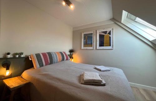 Baaiduinen Apartment | Family-Friendly It Bûthús with Top Guest Rating of 9.2