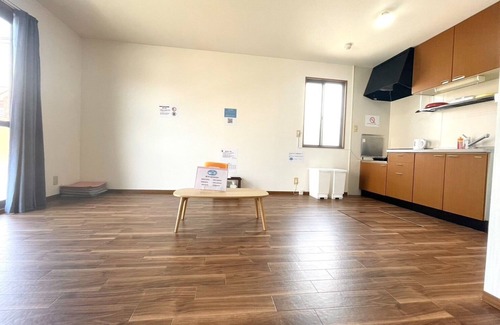 Yahatanishi Apartment | Comfortable Retreat for 8 with Kitchen & Free Parking