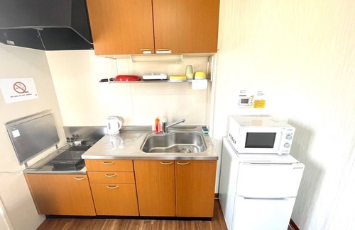 Yahatanishi Apartment | Comfortable Retreat for 8 with Kitchen & Free Parking