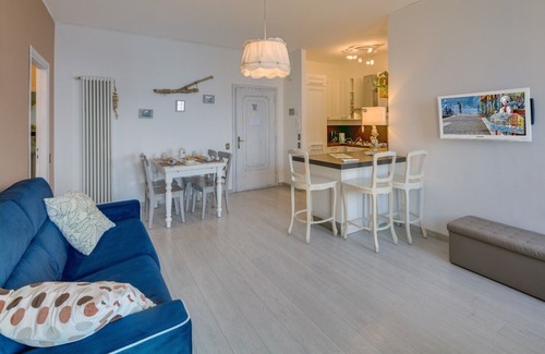 Brenzone sul Garda Apartment | Inviting Apartment House Olive Tree with Oceanfront Views
