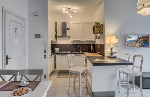 Brenzone sul Garda Apartment | Inviting Apartment House Olive Tree with Oceanfront Views