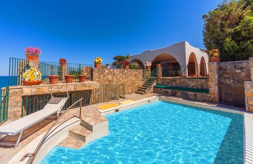 Costa Saracena-Castelluccio House | Spacious 6-Bedroom House with Private Pool for Groups