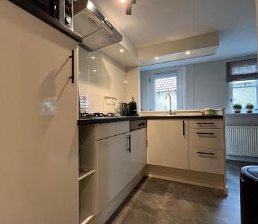 Baaiduinen Apartment | Explore It Gasthûs: Family-Friendly Retreat with Top Ratings