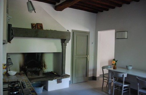 Montefioralle Apartment | Elegant Apartment with Private Garden in Montefioralle
