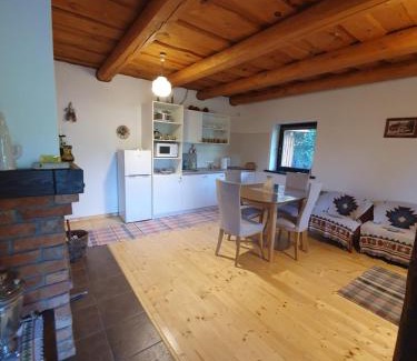 Turya Paseka House | Guest Rated 10/10 at IT-Hutorok with Hot Tub & Breakfast