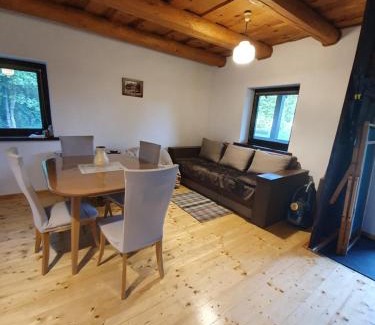 Turya Paseka House | Guest Rated 10/10 at IT-Hutorok with Hot Tub & Breakfast
