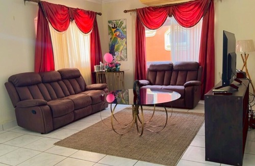 La Lima House | Charming 3-Bedroom House with Child-Friendly Amenities
