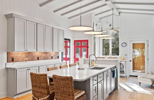 North Litchfield Beach House | Experience Joyful Days at the Beach with Ocean Views