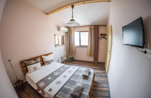 Plovdiv Center Apartment | Prime City Apartment Steps from Major Landmarks & Breakfast