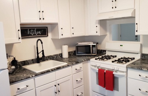 Prescott Condo | Bold and Beautiful Retreat: Guest Rated 9.6 with Breakfast!