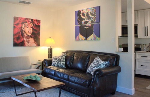 Parker Lane House | It is few minutes to downtown Austin, you can easily bike scooter to lady bird