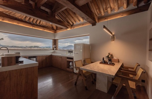 Gyeongju Villa | Convenient Stay Near Namsan Mountain and Hwangridan-gil
