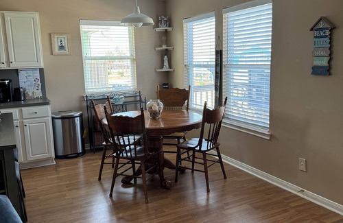 Galveston House | Spring Getaway: Family-Friendly Hotel with Ocean Views