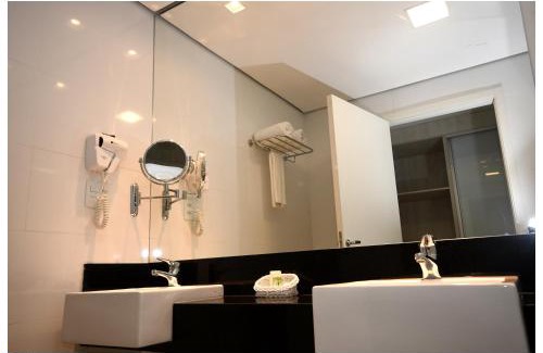 Itabira Hotel | IT Itabira Hotel: Pet-Friendly Stay with Pool & Hot Tub