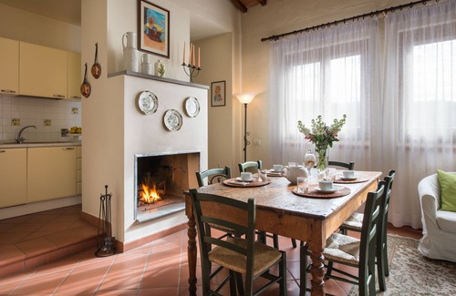 Lucolena Apartment | Guest Rated Villa il Castellaccio: Chianti Pools & Dining