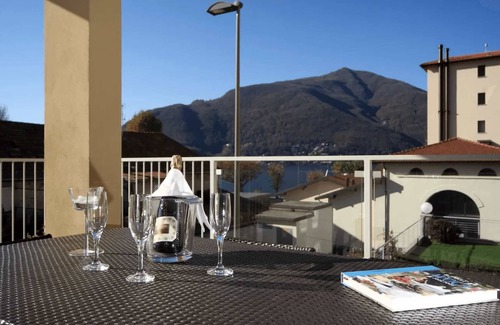Maccagno Apartment | Relaxing Apartment in Maccagno with Pool and Spa Amenities
