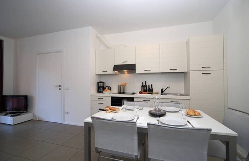 Maccagno Apartment | Accessible Italian Lakes Retreat with Spa and Lake Views