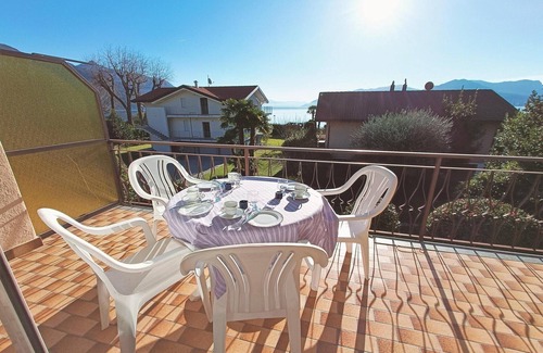 Maccagno Apartment | Belvilla by OYO: Inviting Holiday Home with Garden Oasis