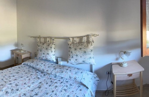 Monti D'arena-Bosco Caggione Bed & Breakfast | Relaxing Stay at The Conchiglia by Baia del Pescatore