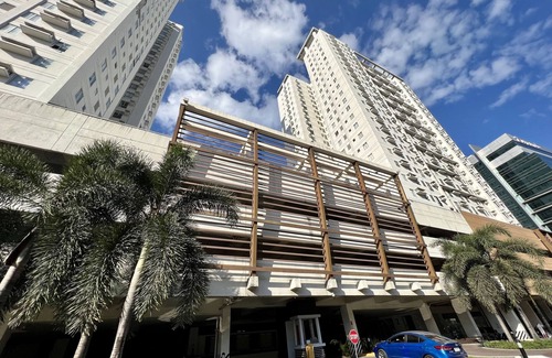 Lahug Apartment | Convenient IT Park Studio with Pool and Spa Amenities