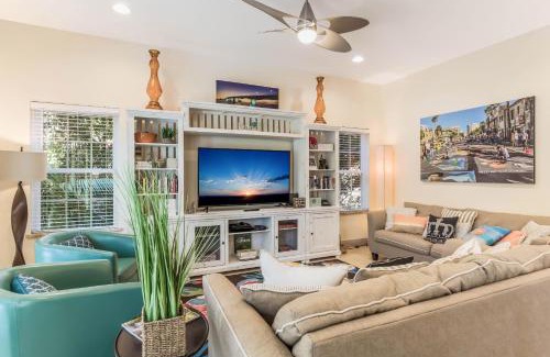 Holmes Beach House | Escape to a Jungle Paradise with Oceanfront Views