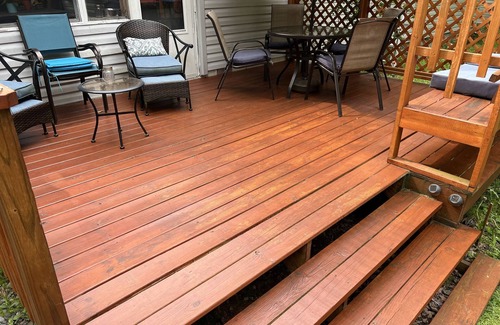 Pocono Lake Cottage | Autumn Getaway: Book Now for Lake View Relaxation