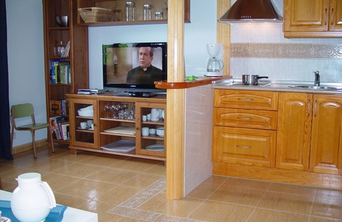 Jatar Apartment | Experience a Friendly Retreat with Pool & Spa Amenities