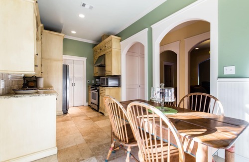 Oak Lawn House | Prime Location Near Top Dallas Attractions with Kitchen Access