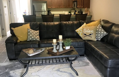 Alexander City Condo | Plan Your Auburn Football Getaway - Sleeps 6, Great Amenities!