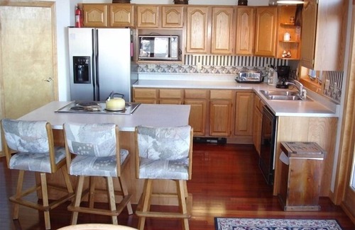Evergreen House | Experience the Rockies: Ocean View & Spa Retreat Await!