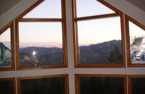 Evergreen House | Experience the Rockies: Ocean View & Spa Retreat Await!