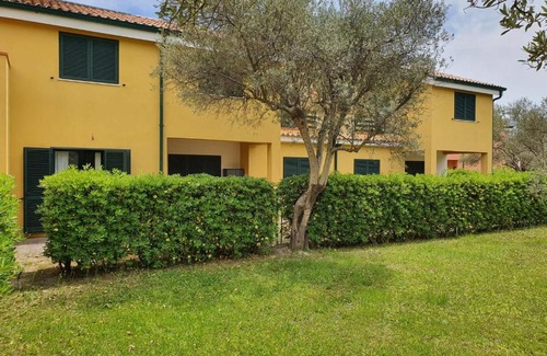 Isca Marina Apartment | Oceanfront Appartamenti Sant'Andrea with Private Beach Access