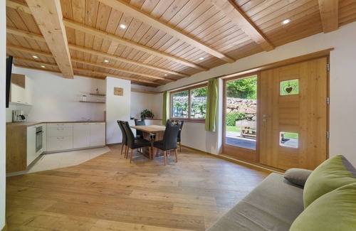 Senale San Felice Apartment | Inviting Apartment Unterurbanhof Die Zwei with Mountain Views