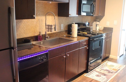 North Burnet Apartment | Dreamy Getaway: Relax with Pool and Spa Amenities