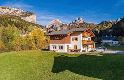 Selva di Val Gardena House | Welcoming Wolkenstein House in Gröden for Large Groups