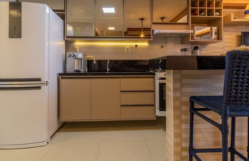 Itacimirim Apartment | Discover IT20 Triplex: 4 Suites Near Praia do Surf