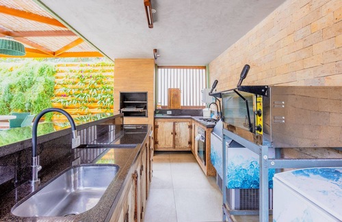 Itacimirim Apartment | Ocean View Retreat: IT22 Lindo Apto 3 Quartos by the Beach