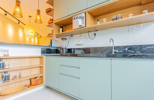 Itacimirim Apartment | Ocean View Retreat: IT22 Lindo Apto 3 Quartos by the Beach