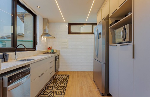 Itacimirim Apartment | IT38 Duplex Decorado - Steps from the Beach with Pool