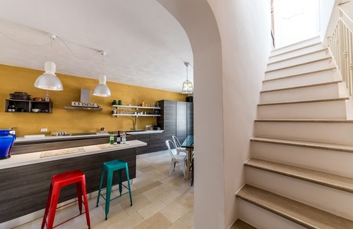 Polignano a Mare House | Itaca: Unique Townhouse with Hot Tub in the Historic Center