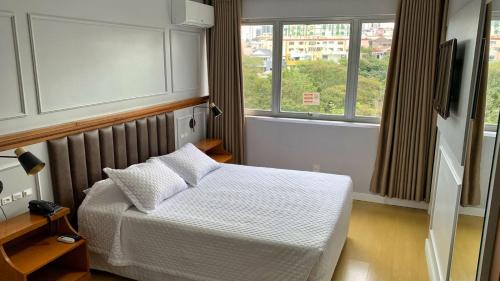 Centro Hotel | Discover Itaimbé Palace Hotel: Family-Friendly & Accessible