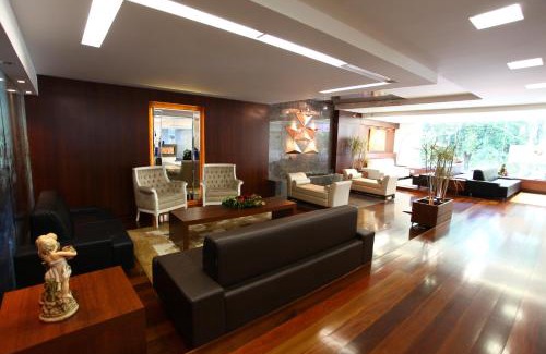 Centro Hotel | Discover Itaimbé Palace Hotel: Family-Friendly & Accessible