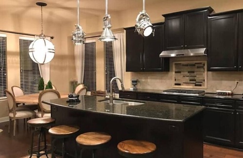 Wetmore House | Relax in Italian Hill Country Home near La Cantera