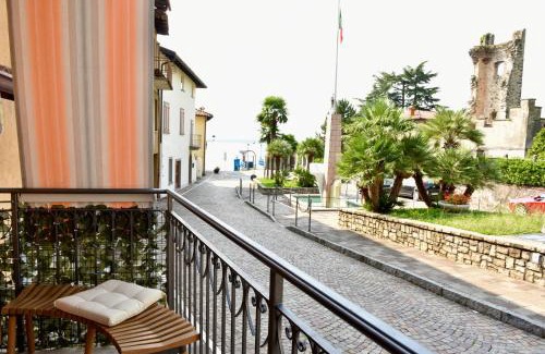 Predore Apartment | Elegant Italian Vacation Homes at Maison Turquoise du Lac