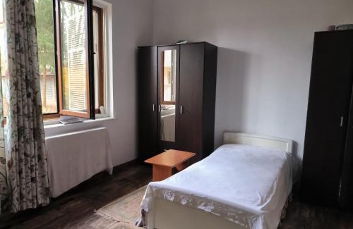 Silistea Snagovului Villa | Discover Italian Villa: Family & Pet-Friendly Retreat