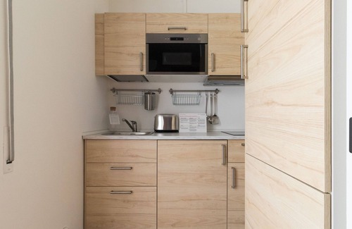 Bullona Apartment | Accessible Retreat with Spa & Kitchen at Italianway Cenisio 7 A