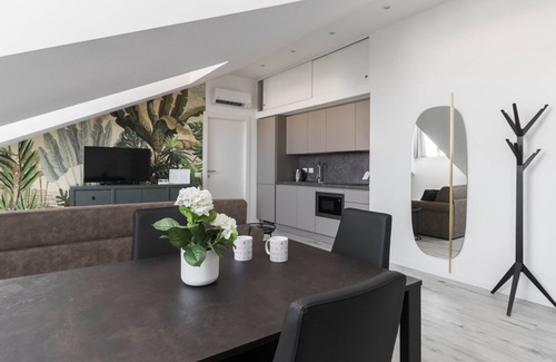 Guastalla Apartment | Cozy Italianway - Commenda 35 C with Spa & Breakfast