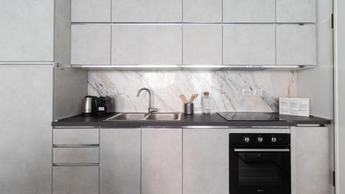 Centro Direzionale Apartment | Experience Family-Friendly Comfort at Italianway - Fara 29