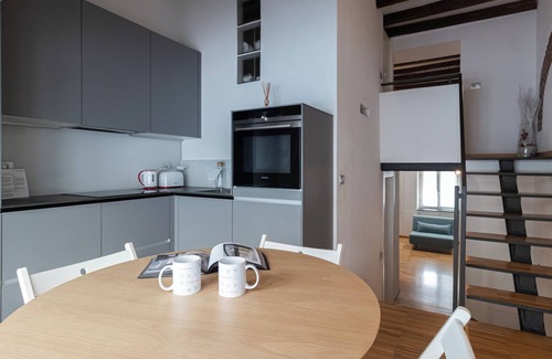 Porta Venezia Apartment | Family-Friendly Stay at Italianway - Frisi 8 with Breakfast