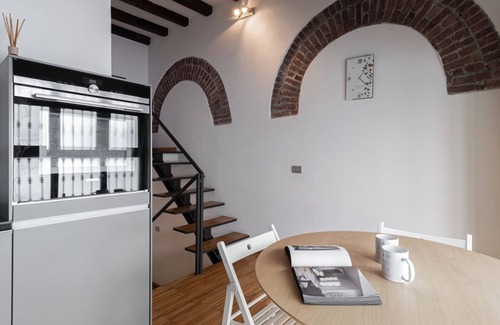 Porta Venezia Apartment | Family-Friendly Stay at Italianway - Frisi 8 with Breakfast